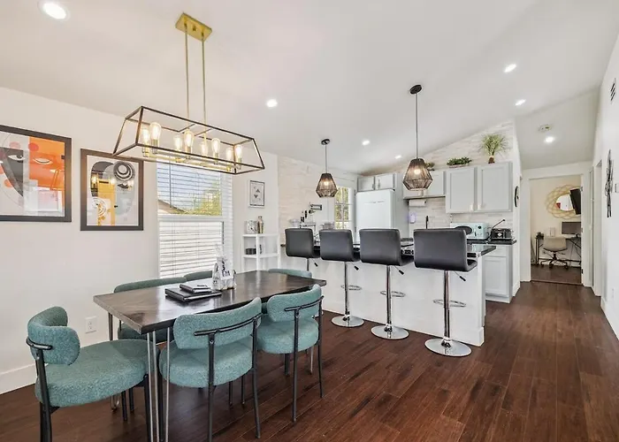 Taylor Street Retreat A- Downtown -walkable