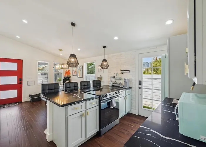 Holiday home Taylor Street Retreat A- Downtown -walkable *
