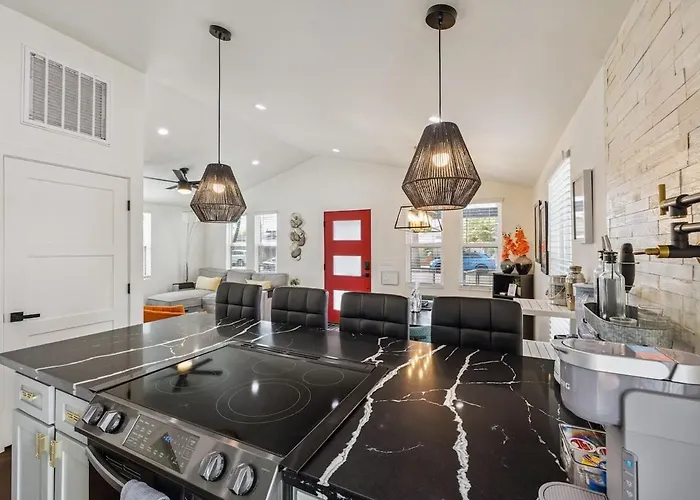 Taylor Street Retreat A- Downtown -walkable Holiday home *
